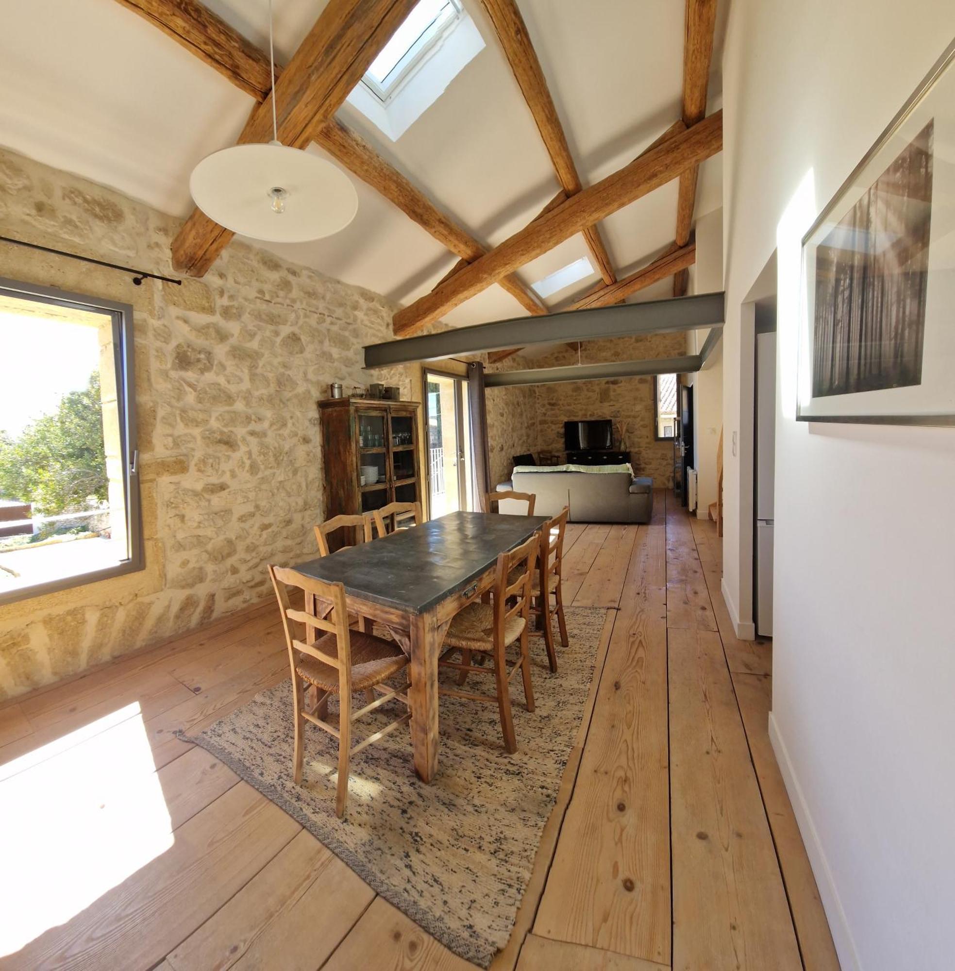 Appartement Dans Un Mas Provencal Renove Saint-Hilaire-d'Ozilhan Ngoại thất bức ảnh